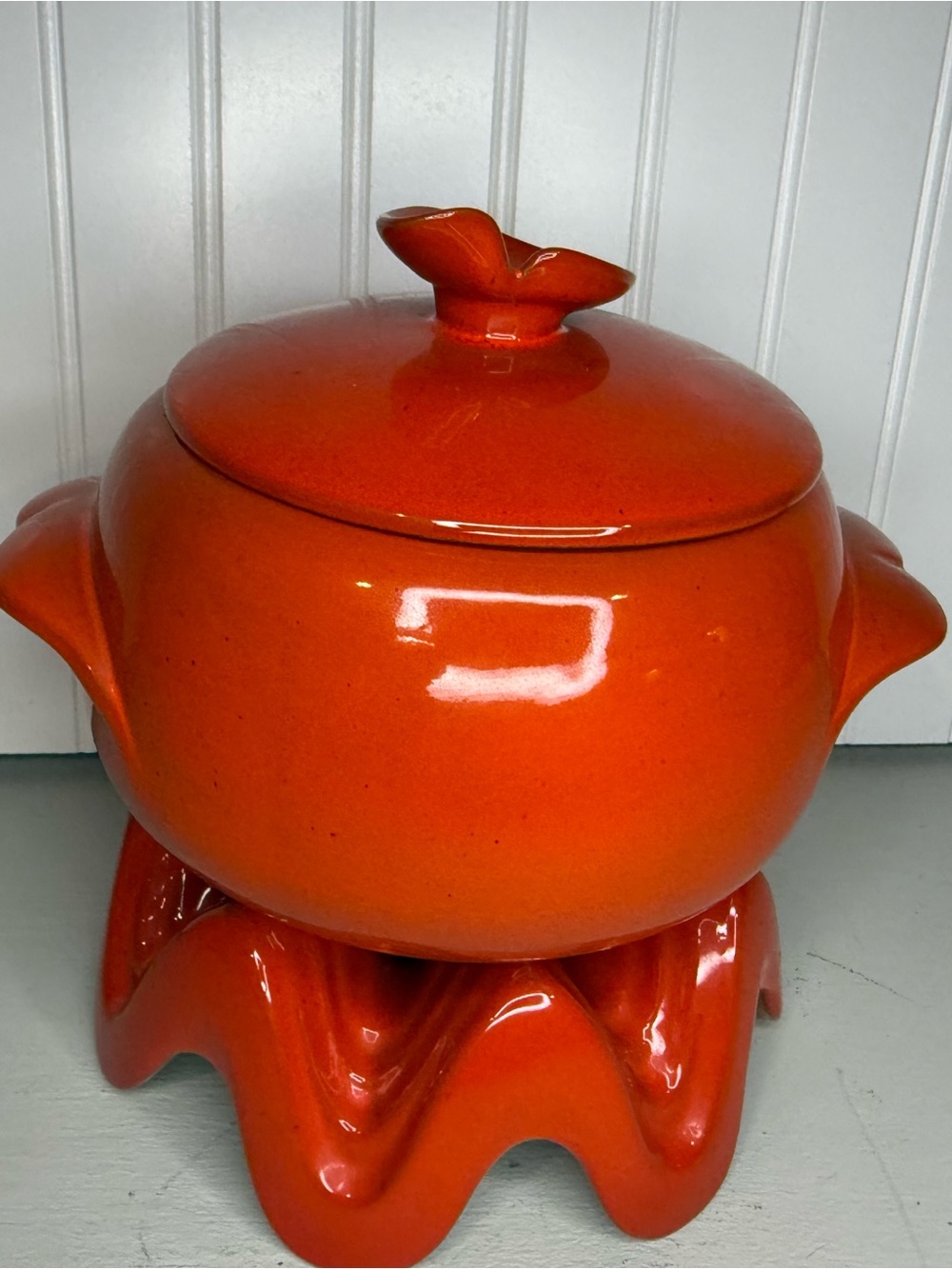VINTAGE FRANKOMA GV Red Flame Orange LIDDED CASSEROLE DISH WITH WARMER STAND